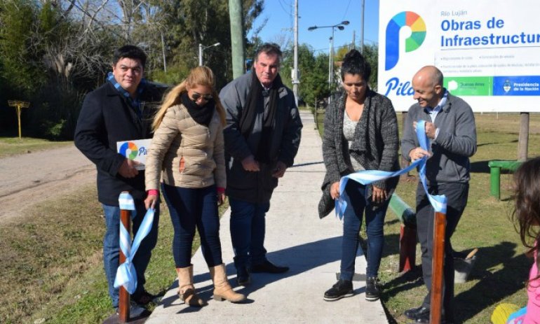 El Municipio inauguró obras de veredas en un barrio de Pilar
