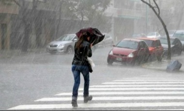 Emiten alerta por tormentas y fuertes vientos para Pilar y la región