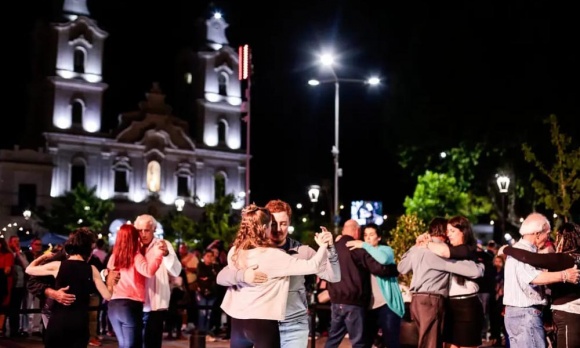 Llega una nueva edición de «Las Noches de Pilar» en la Plaza