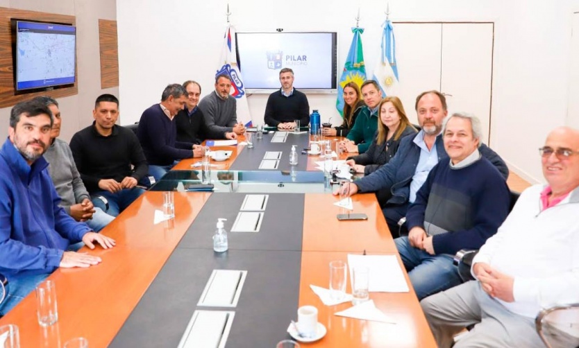 Achával anunció un nuevo bono para los trabajadores municipales