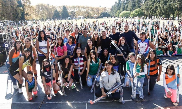 Achával y Arrondo encabezaron el lanzamiento de la Liga Municipal de Hockey