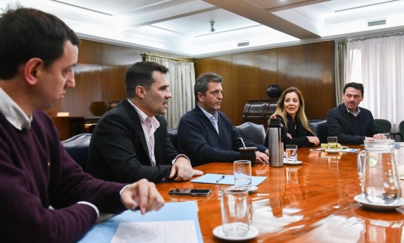 Sergio Massa recibió a la secretaria de Energía de la Nación, Flavia Royón