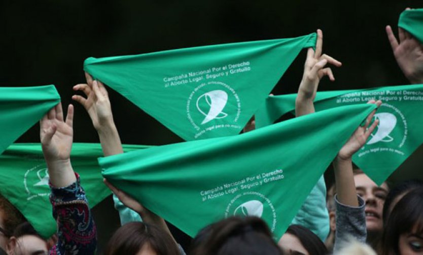 Debate por el aborto: Preparan un pañuelazo frente al Hospital Austral