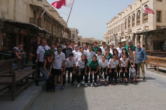 Las chicas de la Escuela Municipal de Fútbol disfrutaron de un paseo por Doha