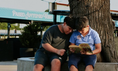 "Compartiendo Letras" y un nuevo intercambio comunitario de libros en el Paseo del Centro