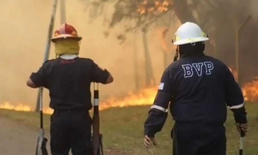 Comerciantes pidieron a AySA tomas de agua para el uso de Bomberos