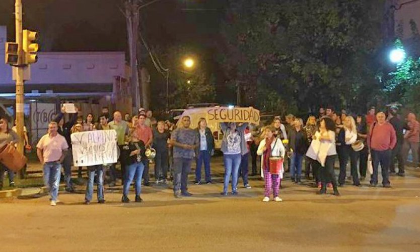 Otro barrio jaqueado por la inseguridad pide más presencia policial