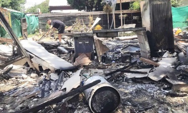 Incendio consumió la casa de una familia: piden ayuda para reconstruirla