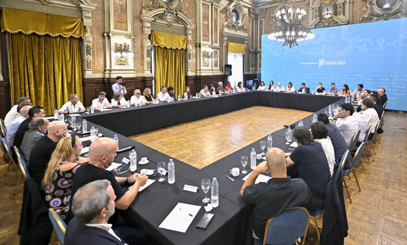 Kicillof junto a referentes de la cultura: “Es muy grave que los acusen de ser parte de la casta”