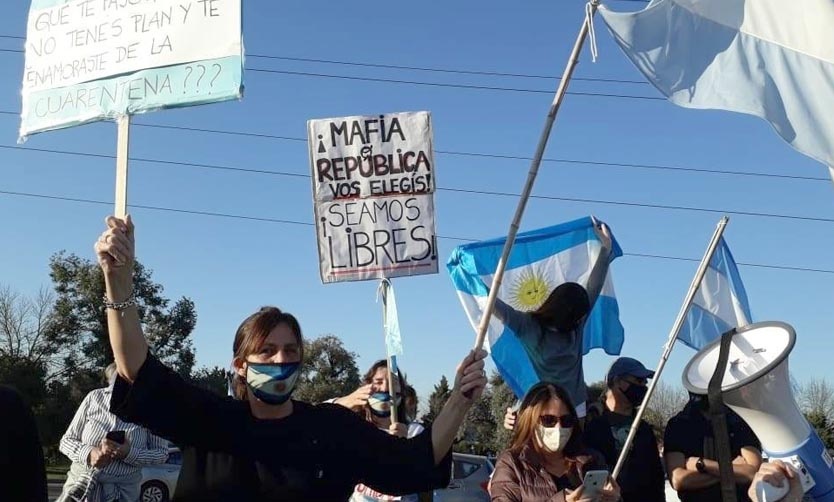 VIDEO: Cientos de personas se movilizaron en la marcha del 17A en Pilar