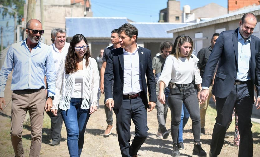 Kicillof suscribió convenios para realizar obras en barrios populares