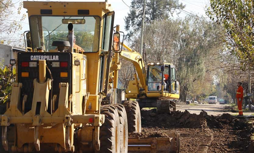 El Municipio comenzó a asfaltar la calle número 700 de la gestión