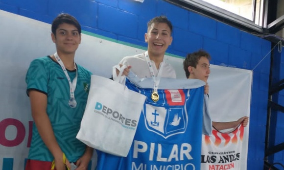 Un pilarense se consagró en Natación y estará en la Final de los Juegos Evita