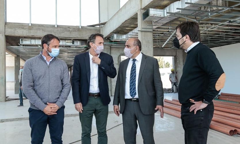 Funcionarios nacionales recorrieron las obras del futuro Hospital Central