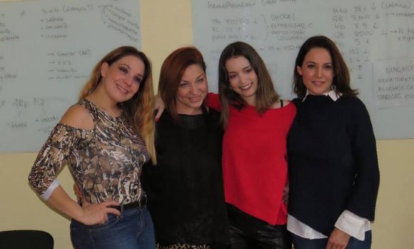 Bandana y una emotiva sorpresa para una paciente del Austral que se recupera de un cáncer de lengua