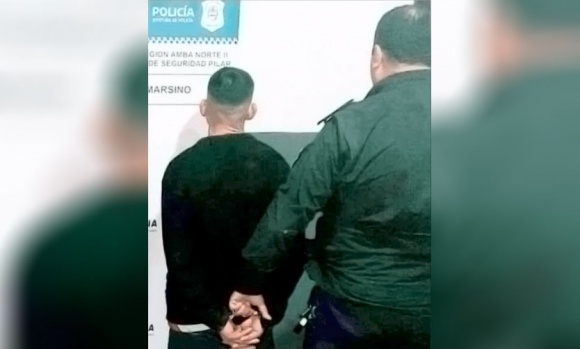 Delincuente atacó a un adolescente para robarle el celular