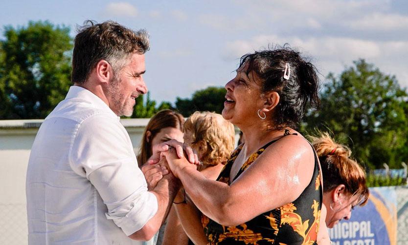 Achával visitó a los vecinos que disfrutan de los Clubes Municipales en verano