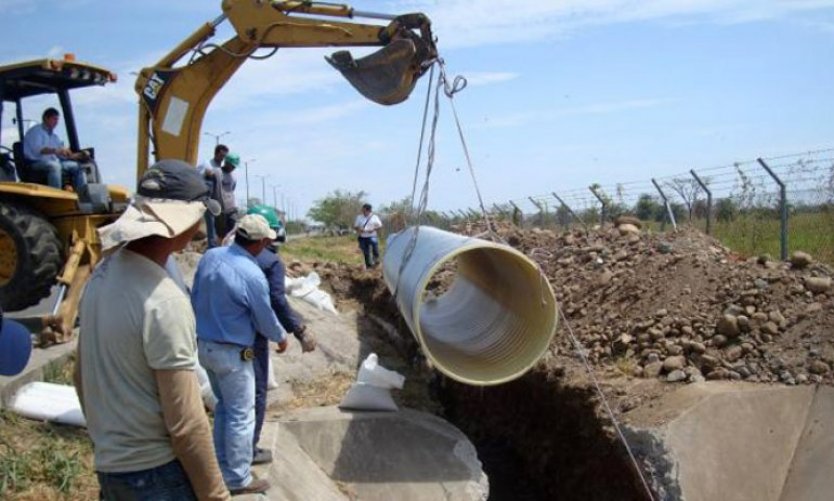 El Municipio asegura que desde julio sale Sudamericana y entra AYSA a Pilar