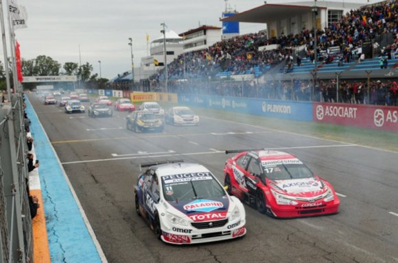 STC2000: Comienzo adverso para Rossi