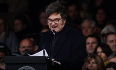 Milei anunció la reducción “permanente” de varias retenciones a los granos y la carnes