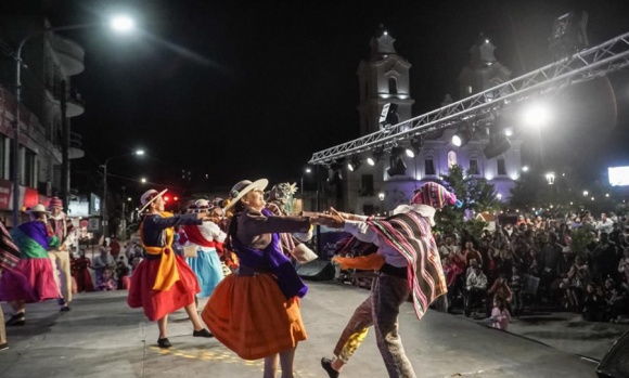 El folclore fue el protagonista de una nueva edición de “Las Noches de Pilar”