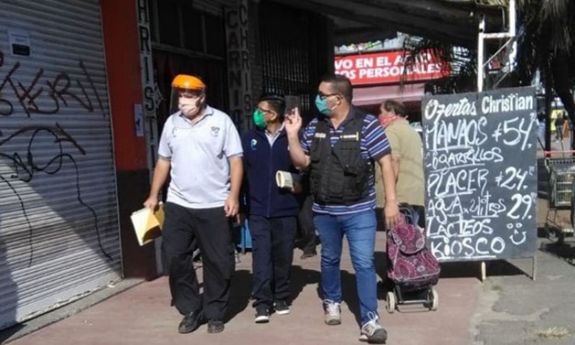 Tras los reclamos, Achával insistió que solo deben estar abiertos los comercios esenciales