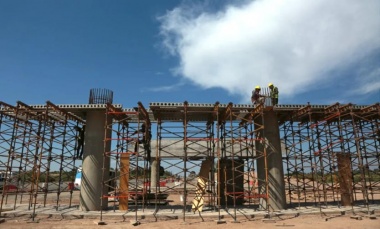 La construcción se desplomó un 21,7% por la paralización de la obra pública