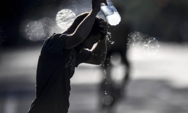 Elevan a rojo el alerta por calor extremo en Pilar y la región