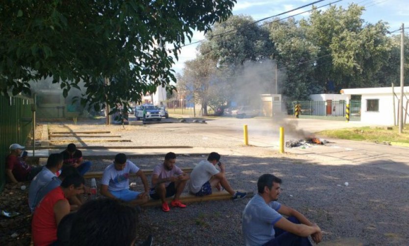 Empresa del Parque Industrial de Pilar despidió a 75 trabajadores
