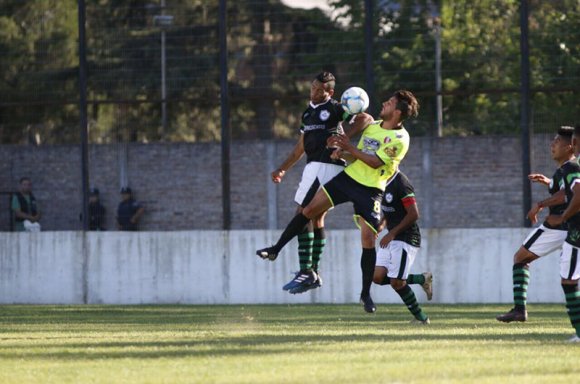 Real Pilar empató y se mantiene en zona roja