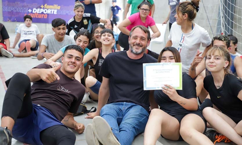 Laurent alentó a jóvenes que participan de la primera Liga Intercolegial Deportiva