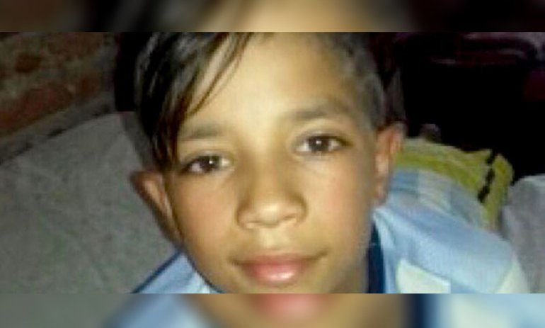 Pequeño héroe: niño le salvó la vida a compañerita de escuela al hacerle RCP