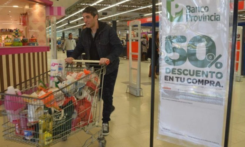 Otro miércoles de descuentos del 50% con tarjetas del Banco Provincia en algunos supermercados