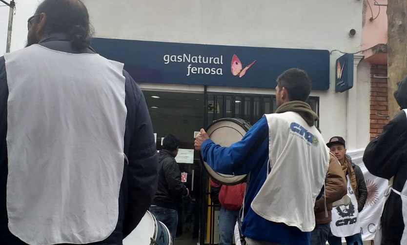 Protesta en la oficina de Naturgy Pilar: Usuario reclamó que le reconecten el gas