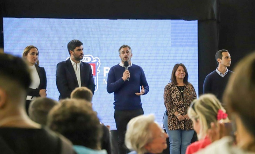 Achával abrió la Expo Educativa: "Nuestros jóvenes tienen ganas de salir adelante a través del conocimiento"