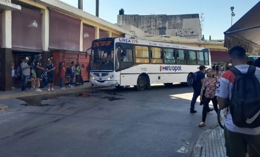 La UTA declaró el estado de alerta y este lunes podría haber paro de colectivos en el AMBA