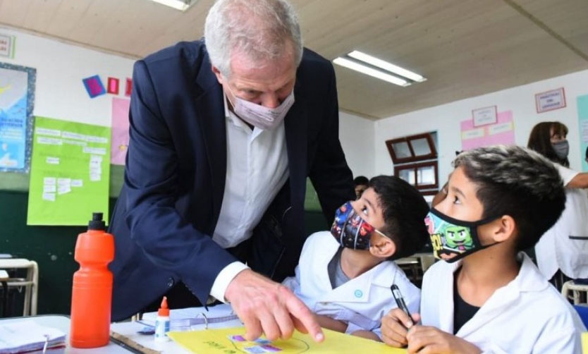 Comenzó la entrega de libros en las escuelas primarias de la provincia de Buenos Aires