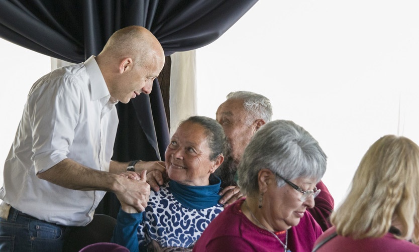 Ducoté encabezó un nutrido acto por el Día del Jubilado