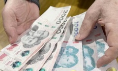 El poder adquisitivo del salario mínimo cayó 32% real en el gobierno de Milei