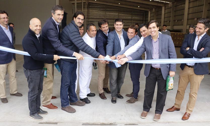Ministros inauguraron una empresa en Pilar: “Vamos por el buen camino”