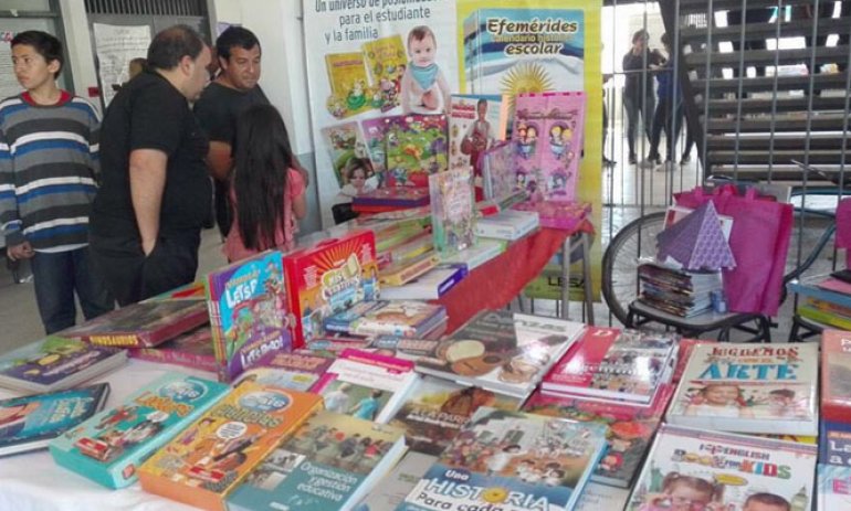 Bibliópolis, la Feria del Libro Distrital, se muestra en las escuelas
