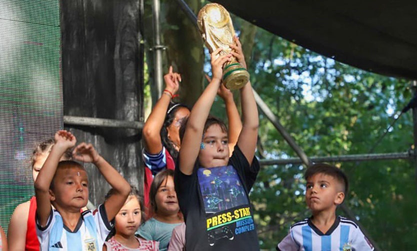 Con la temática "Campeones del Mundo", abrió sus puertas Parque Pilar