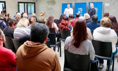 Achával acompañó a familias en un nuevo operativo de escrituración de viviendas