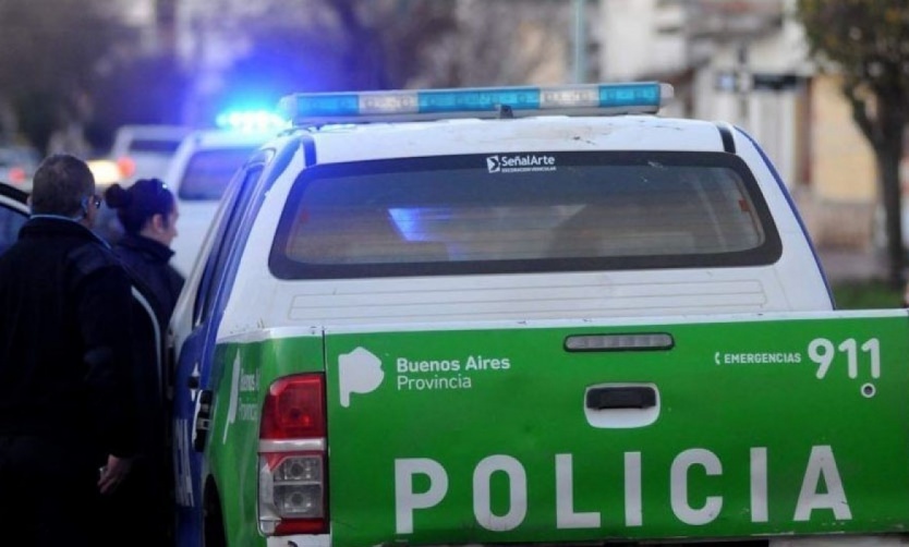 Amenazó a una joven con un arma, la raptó y la violó: fue detenido