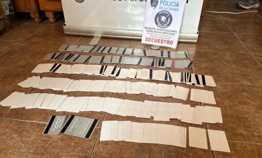 Se hacía pasar por agente de viajes, vendía servicios y los pagaba con tarjetas que clonaba