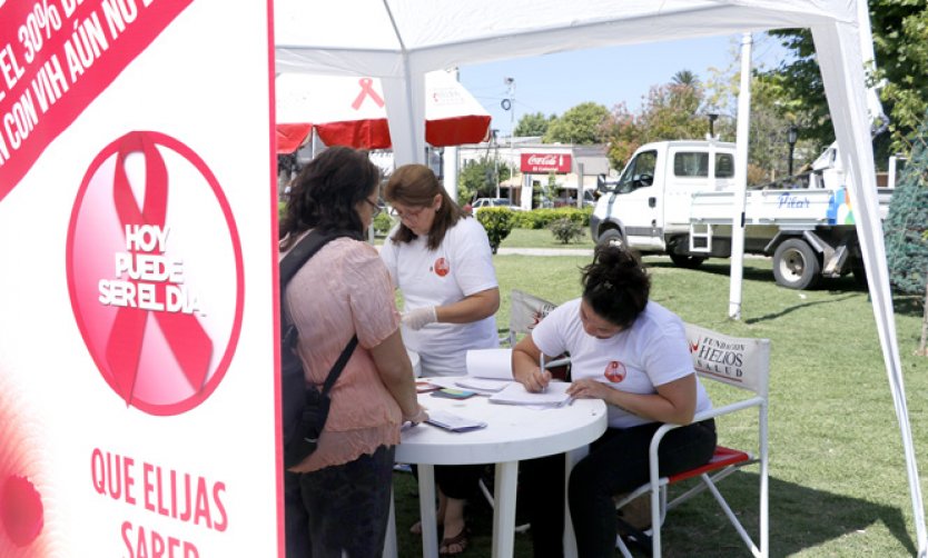 Harán pruebas gratuitas para la detección del HIV en la Plaza 12 de Octubre