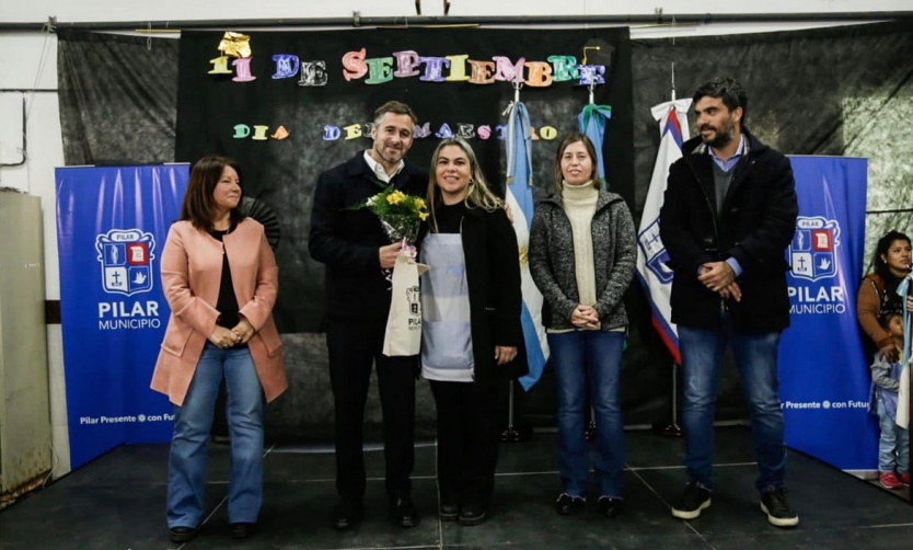 Achával homenajeó a maestros de Pilar: “Sostienen a la comunidad y la unen a través de la educación"