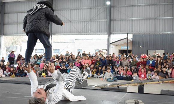 Las Tardes de Circo en tu Barrio llegan al Club Municipal Derqui