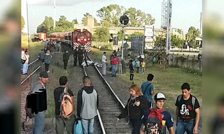 Muere ciclista en las vías del ferrocarril Belgrano Norte