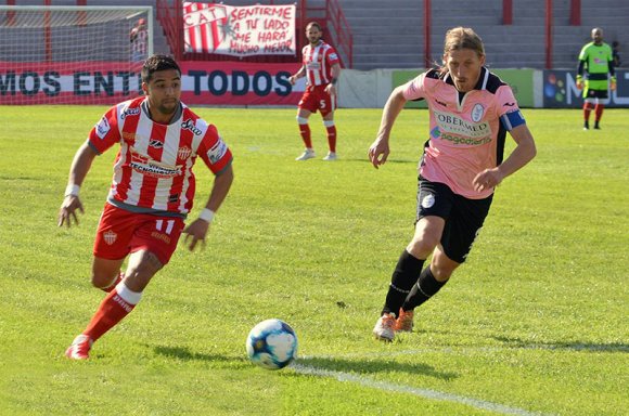 El Cuervo consiguió una victoria en Escalada